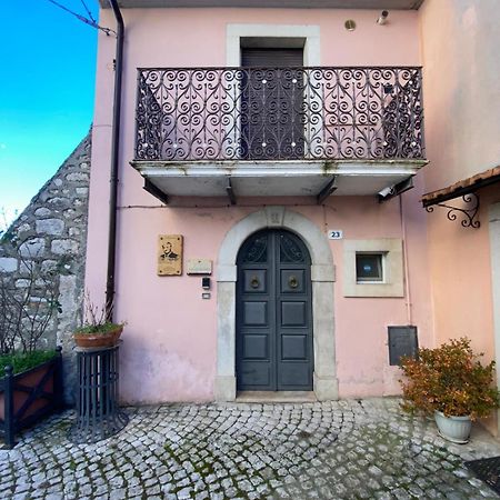 Don Pasquale Scontrone House Villa Buitenkant foto