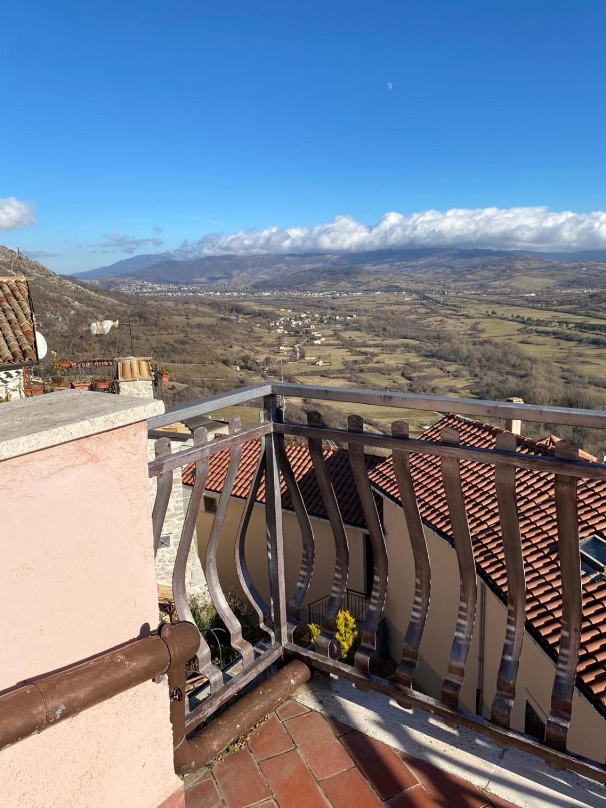Don Pasquale Scontrone House Villa Buitenkant foto