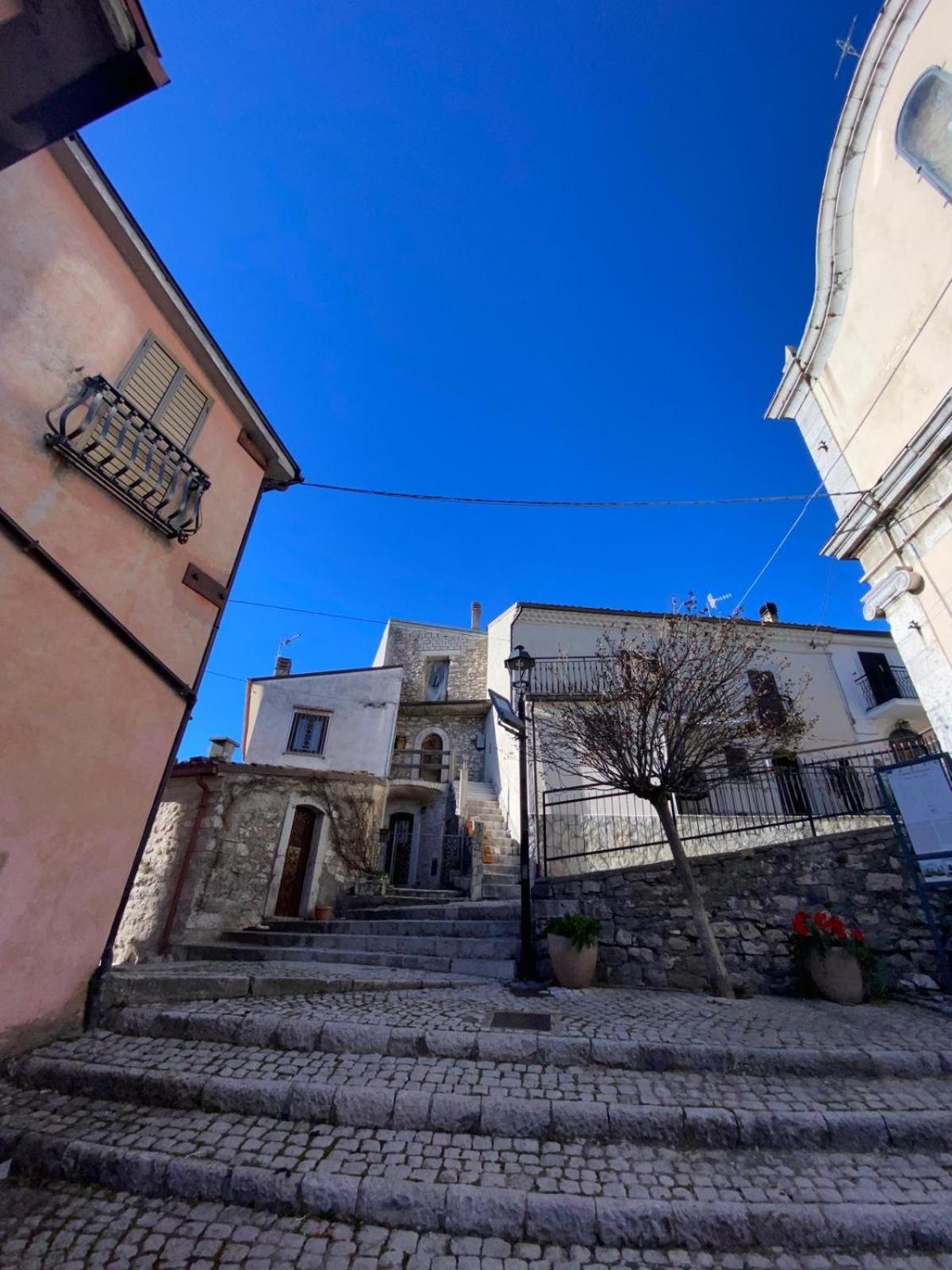 Don Pasquale Scontrone House Villa Buitenkant foto