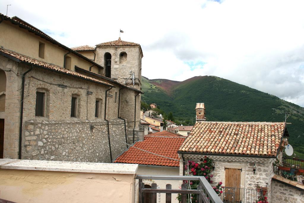 Don Pasquale Scontrone House Villa Buitenkant foto
