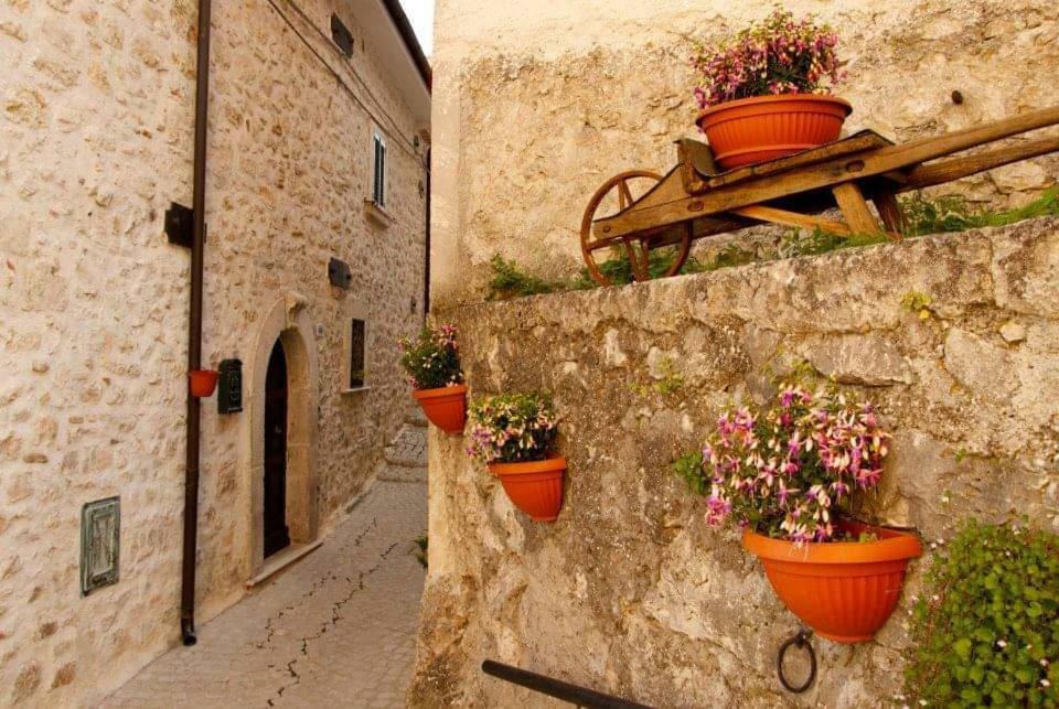 Don Pasquale Scontrone House Villa Buitenkant foto